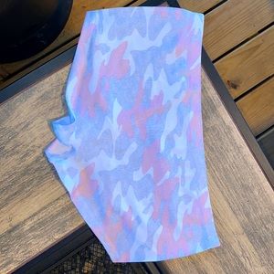 Brand no boundaries, size M (6), color pink and gray , material polyester